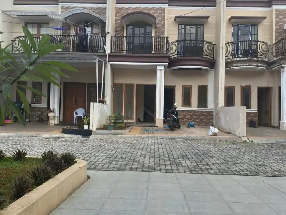 Di Jual Rumah Strategis di deket LRT Harjamukti