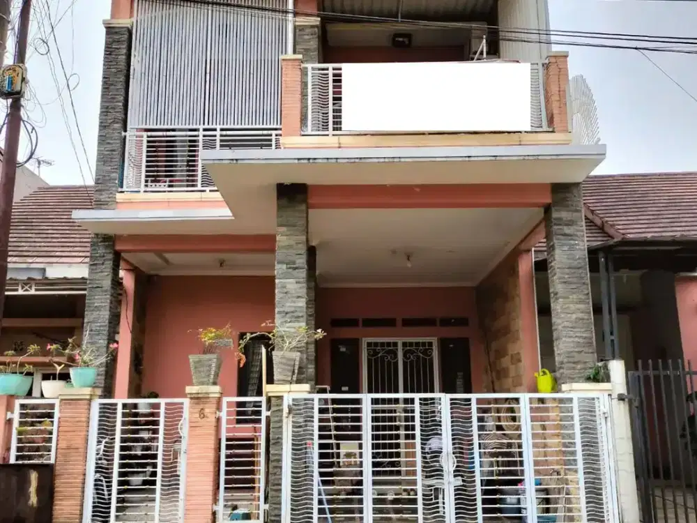 Rumah 2 Lantai SHM 15 menit ke Pintu Tol Kayu Manis 1 Bisa KPR J-38874