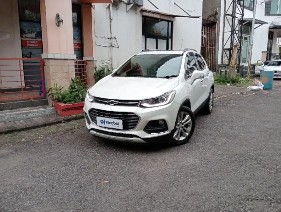 Like New - CHEVROLET TRAX 1.4 PREMIER BENSIN A/T 2018 PUTIH