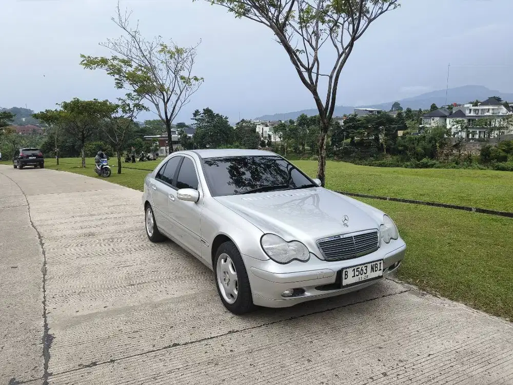 Mercedes W203  C Class 200 AT mint Condition Low KM