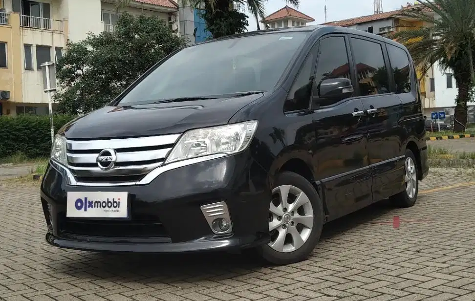 TDP 6,JT Nissan Serena 2.0 Highway Star Bensin-AT Hitam 2014