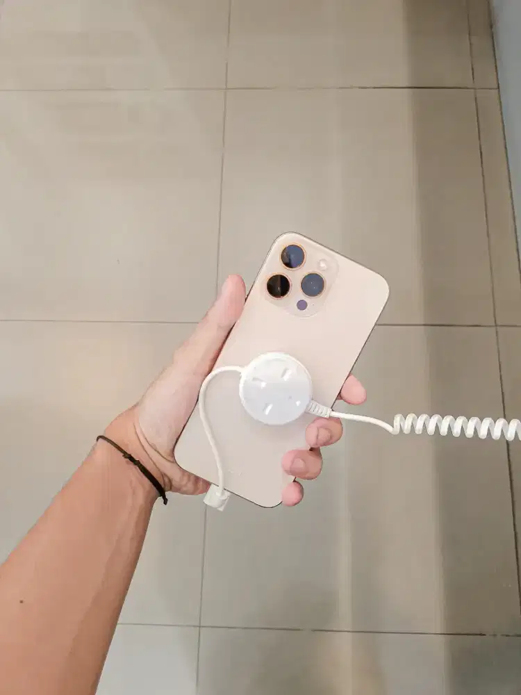 KREDIT IPHONE 16 SERIES