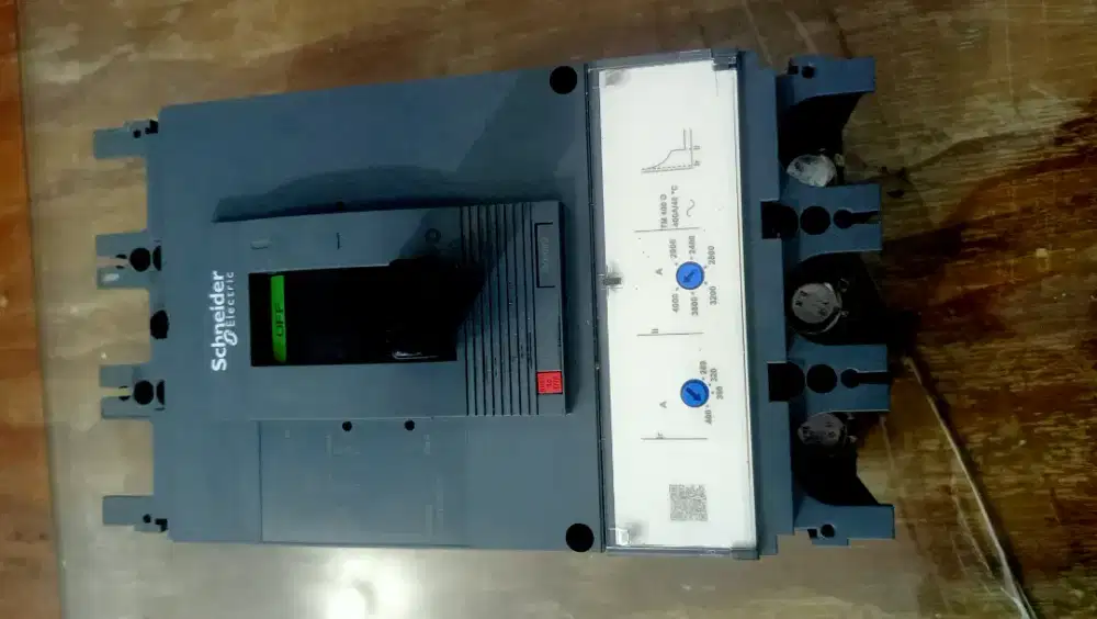 MCB/MCCB SCHNEIDER 400A ORIGINAL