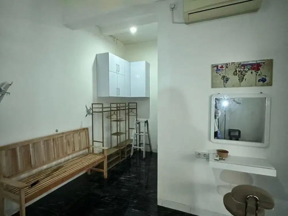 DIJUAL Rumah 3 lantai semi furnished di komplek Sunter Agung Jakut