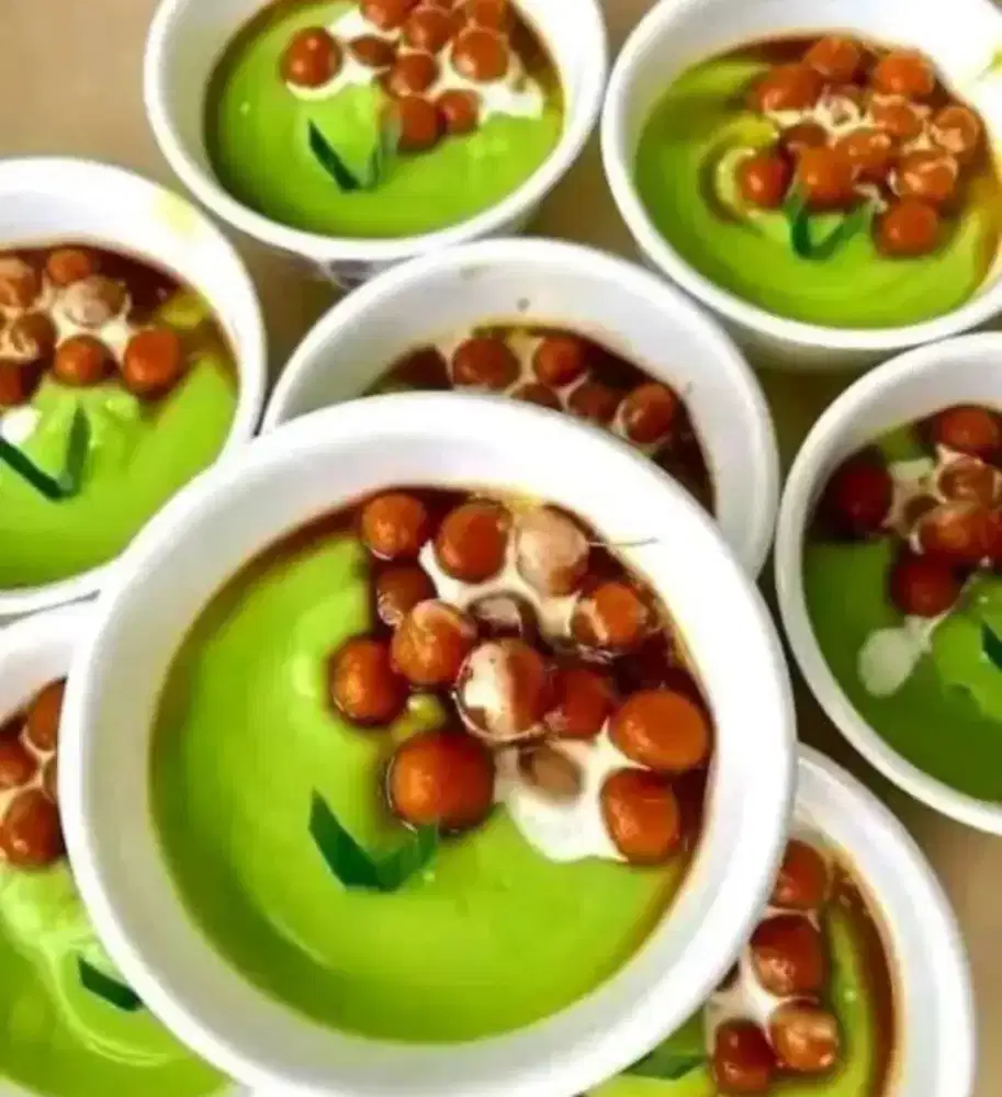 Bubur sumsum pandan dengan biji salak