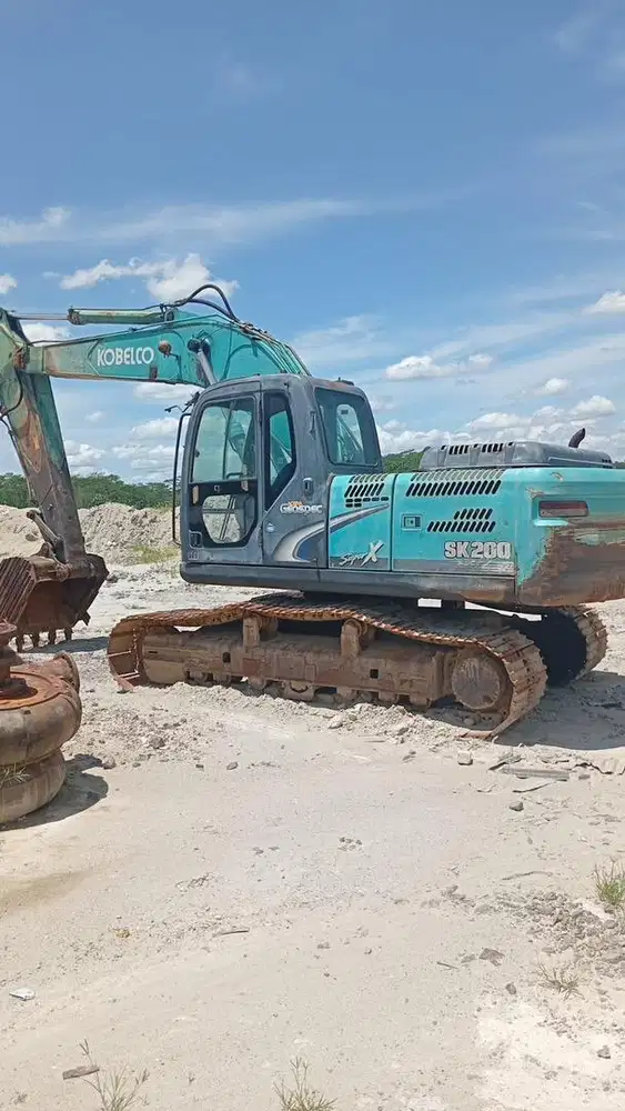 Kobelco SK200-10 dan SK200-8