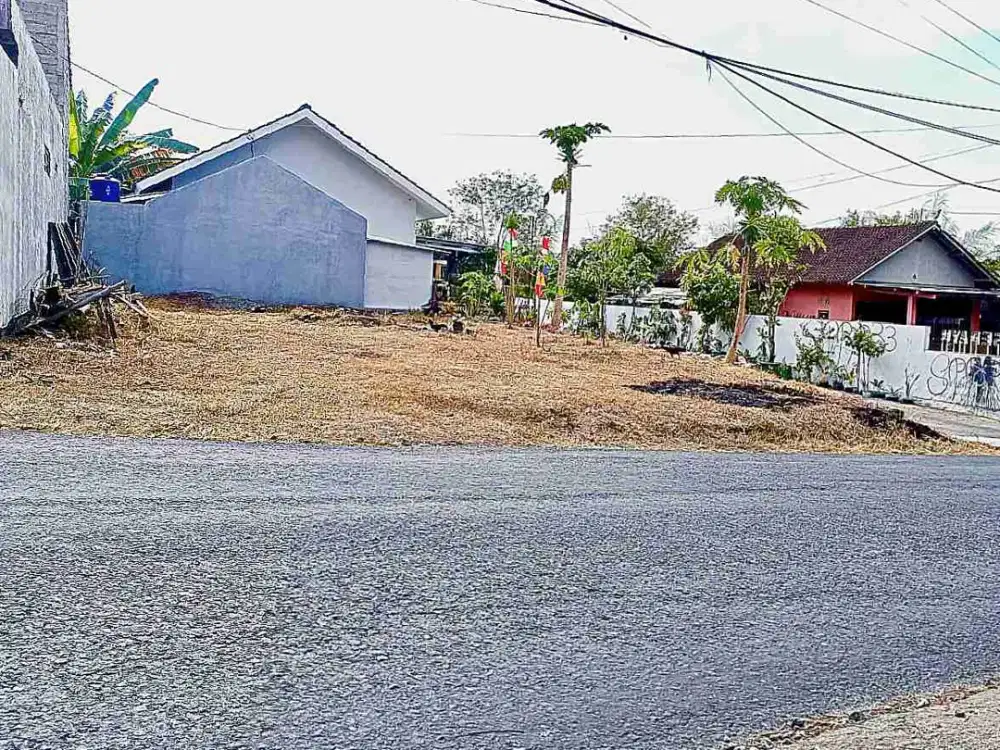 5 Menit Ke Mercubuana Jogja, Tepi Aspal Lebar & Ramai, Cocok Utk Usaha & Nyaman Utk Hunian