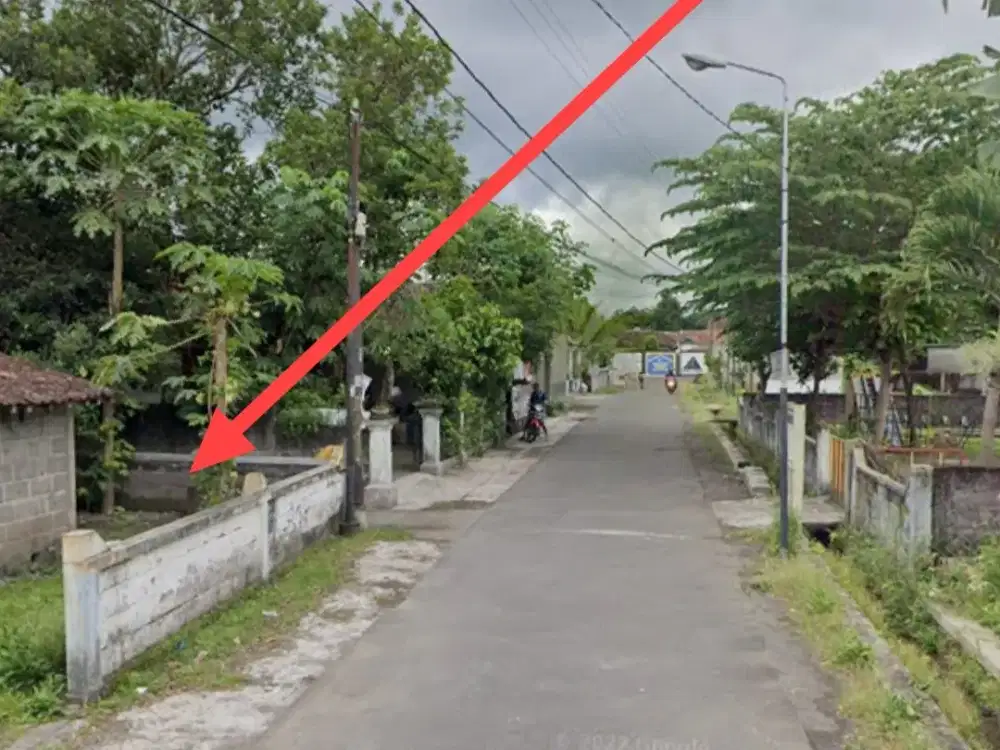 Tanha beserta Bangunan Dekat Universitas Aisyiyah, Sleman