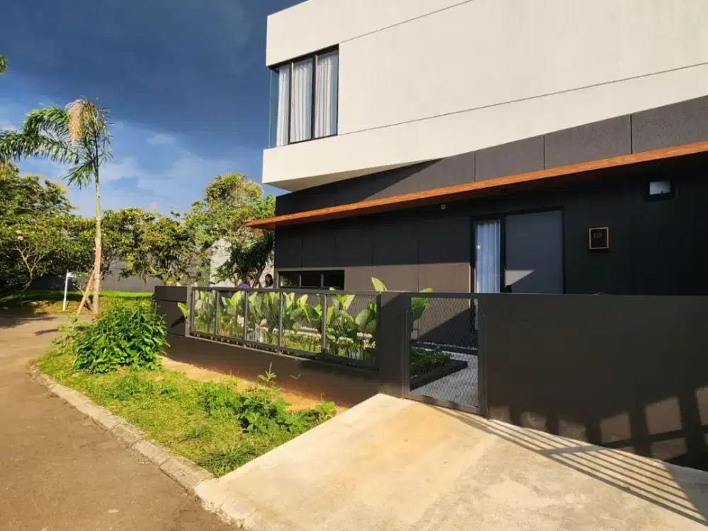 Rumah Modern & Stylish dengan Jacuzzi Private di BSD City hook | KH