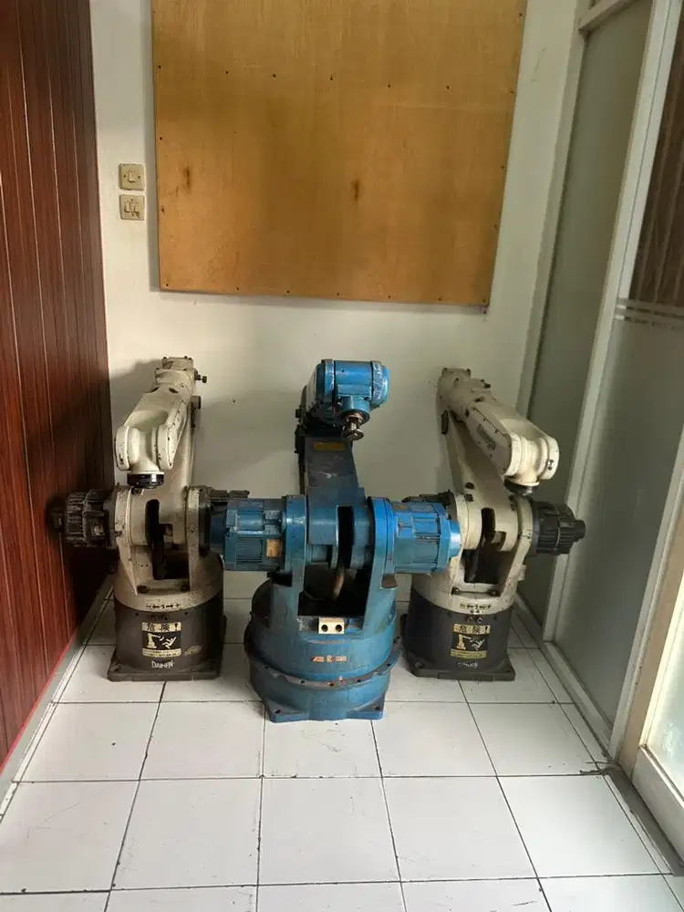 Borongan 3 Robot OTC welding industry Merk Jepang