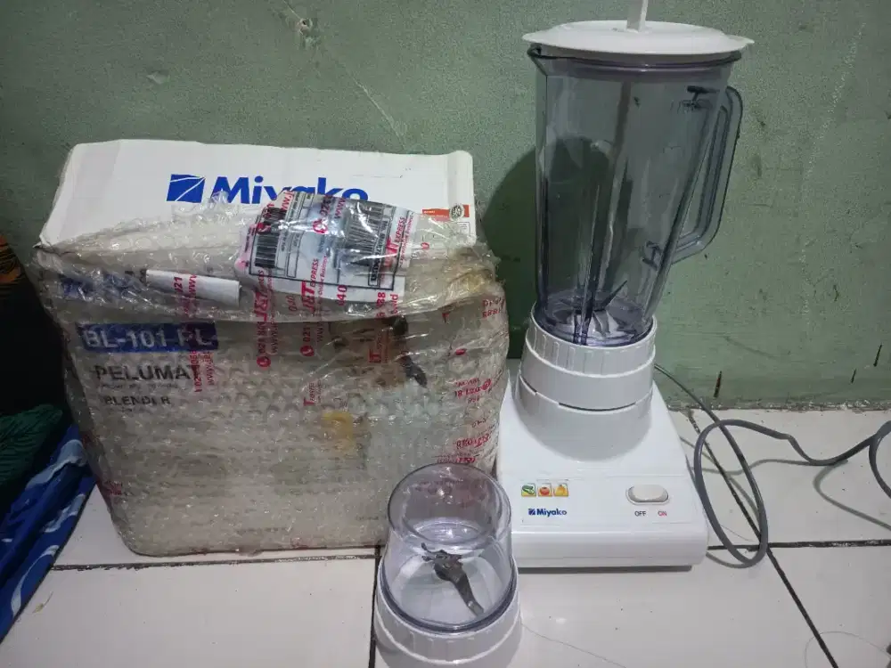 Blender pelumat MIYAKO BL-101PL