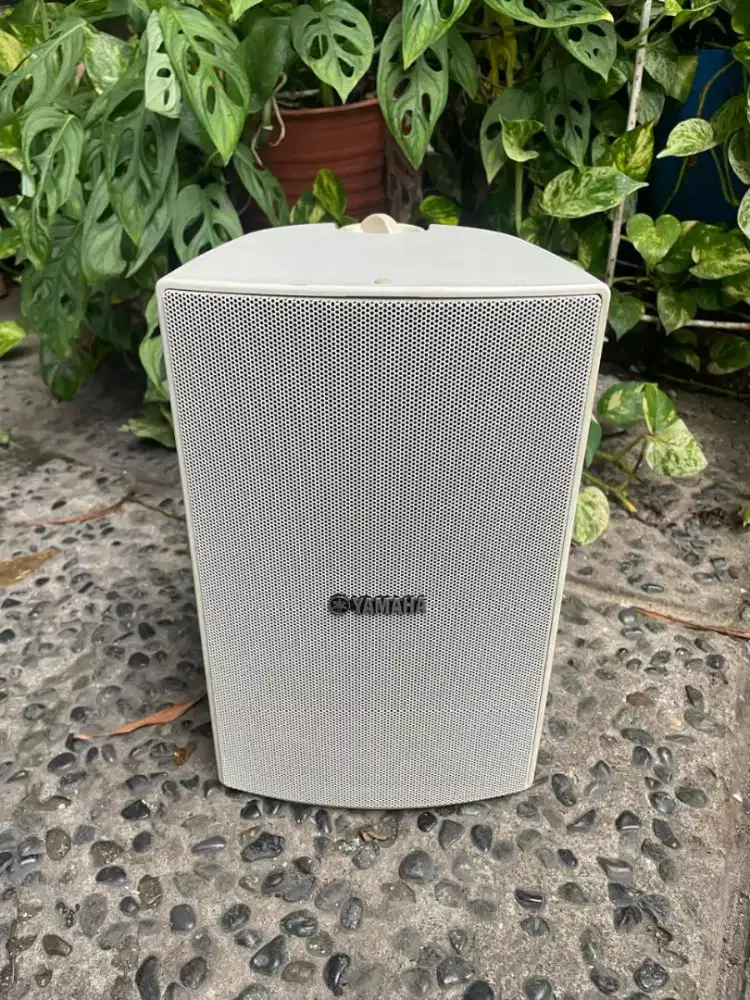 Yamaha vs6 wall mount speaker