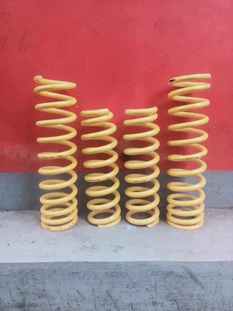 Per peninggi atau lift kit 2 inch Toyota Fortuner merk raw 4×4