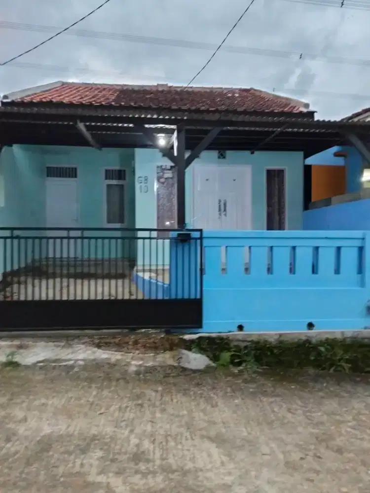 Rumah full renovasi, lokasi strategis, bebas banjir, lingkungan asri