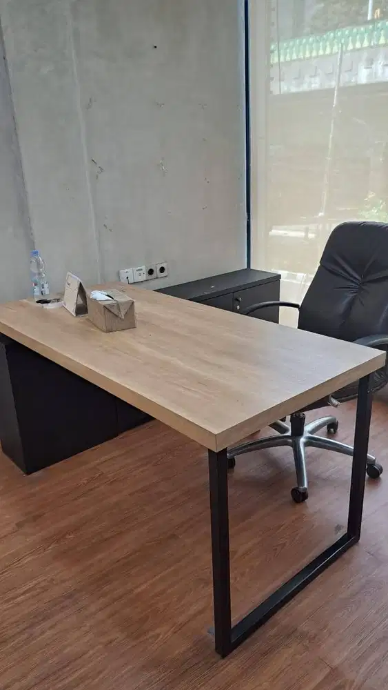 Meja dan Kursi Direksi + Filling Kabinet