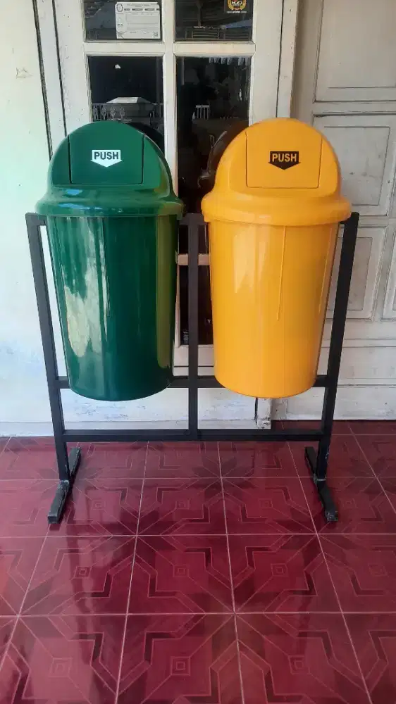 Tempat Sampah 60 Liter Maspion + rangka ( 2 tong sampah + rangka )