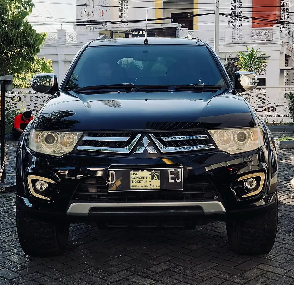 Mitsubishi Pajero Sport Dakar 2015 AT Diesel