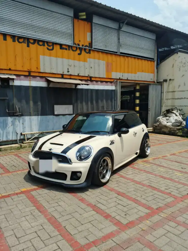Mini  /Cooper S AT  th2013 pemakain 2104 SS Komplit Nego Depan Unitnya