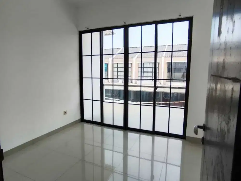 Disewakan Rumah Kosongan di Cluster East Asia Green Lake City