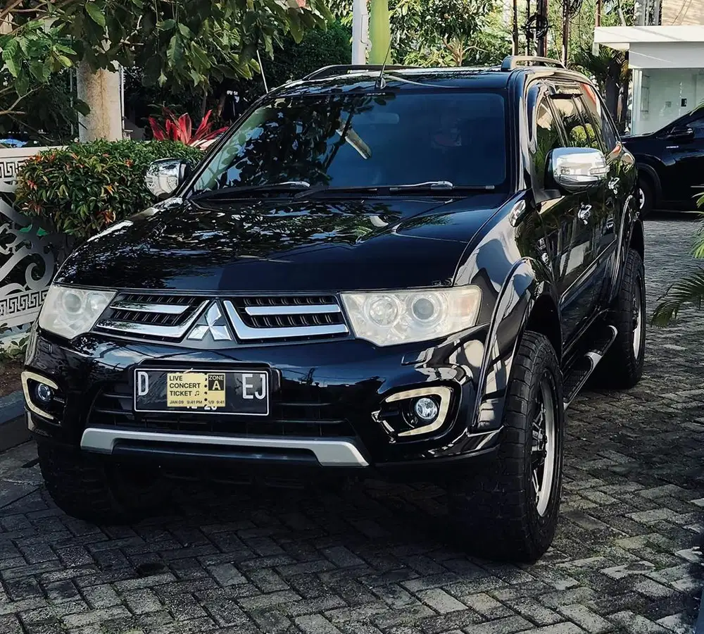 Mitsubishi Pajero Sport Dakar 2015 AT Diesel