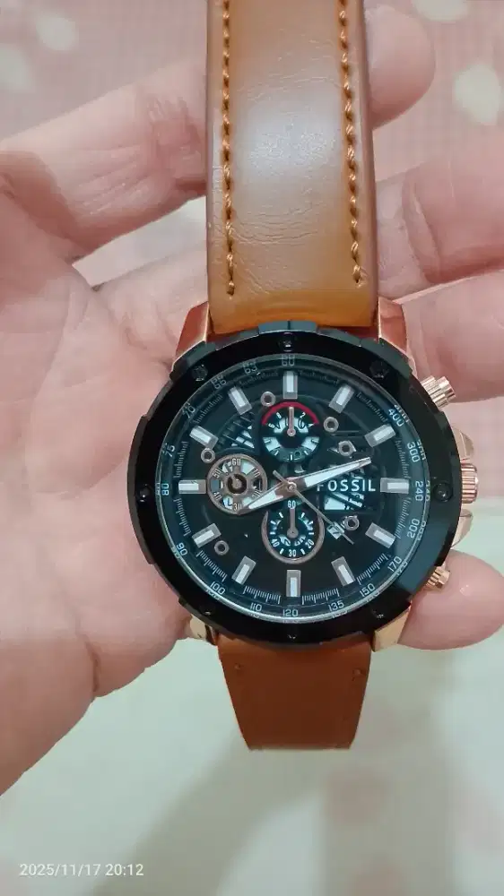 Jam Tangan Stylish Analog Fossil variasi Hitam Gold bonus 1 Strap Baru