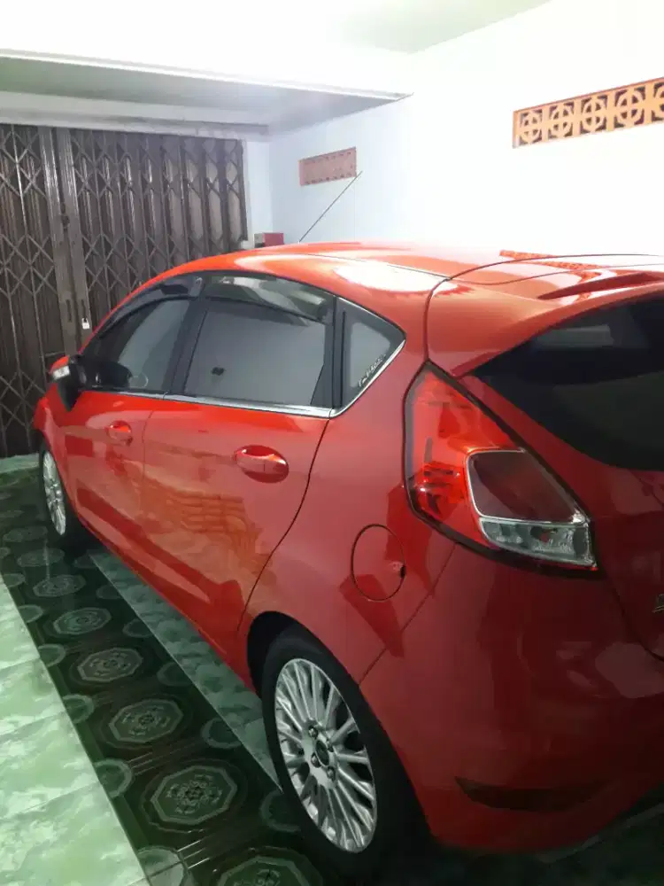 Di jual ford fiesta 1.3 tahun 2014