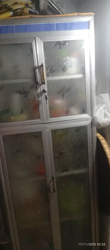 Lemari piring dan bumbu