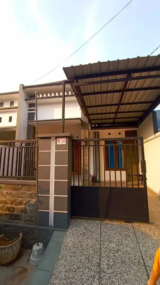 Rumah strategis disewakan dikontrakkan semarang barat