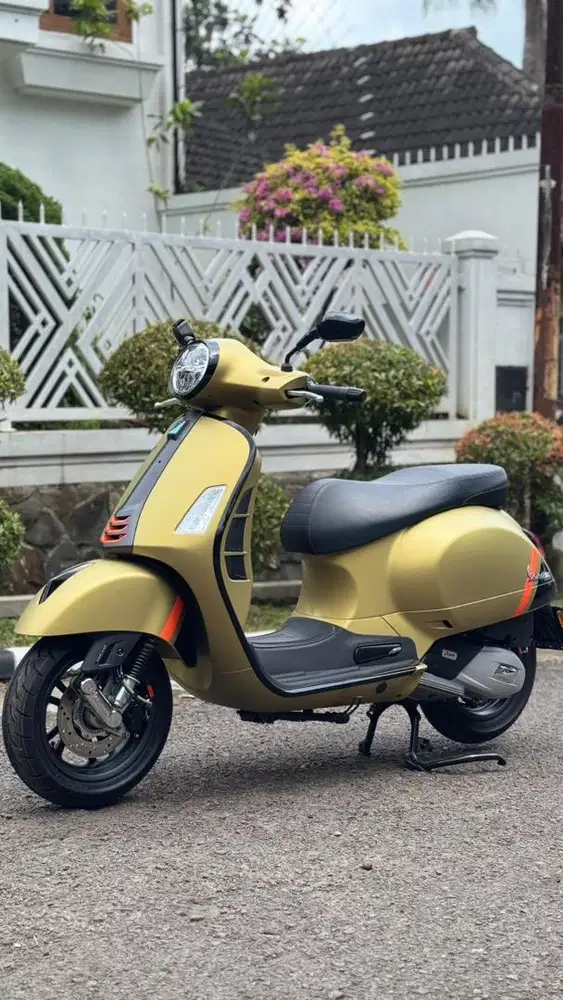 Vespa GTS Super Sport Facelift Keyless 2024