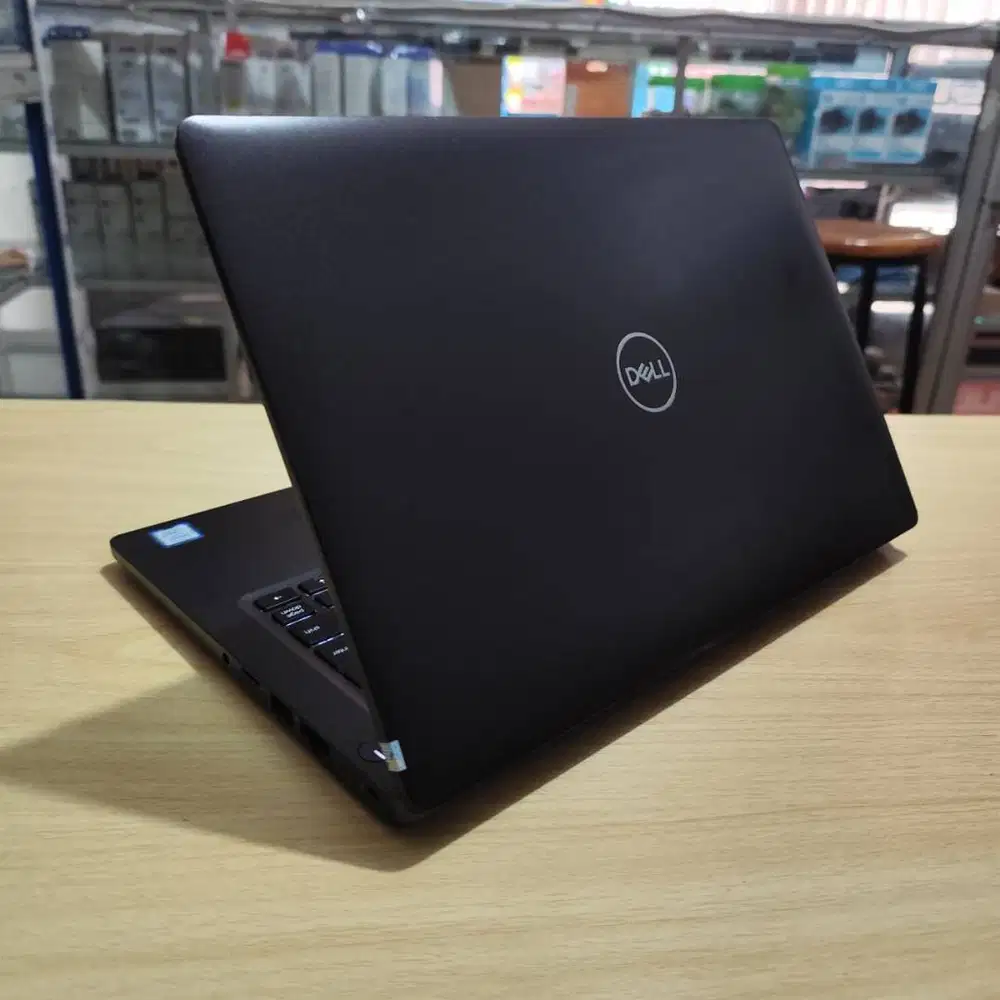 Laptop Dell Latitude Toucshcreen Intel Core i7 8th Mulus LikeNew