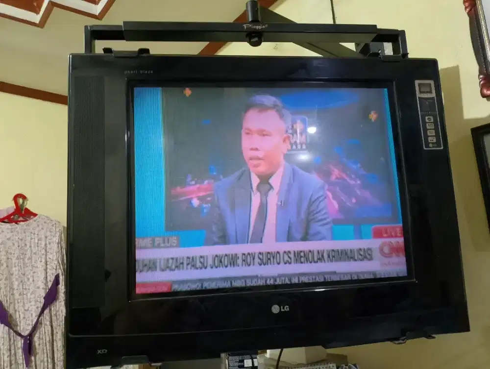 TV LG Pearl Black 29Inch dan Breaket