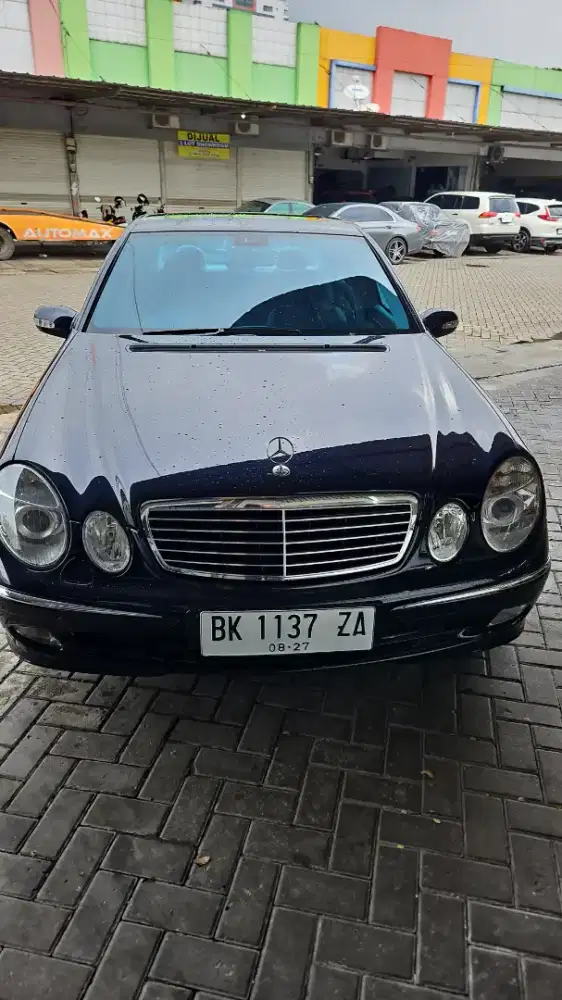 Mercedes E240 Blue 2024
