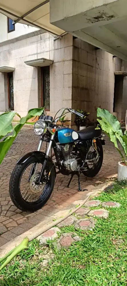 Binter merzy kz200 custom british