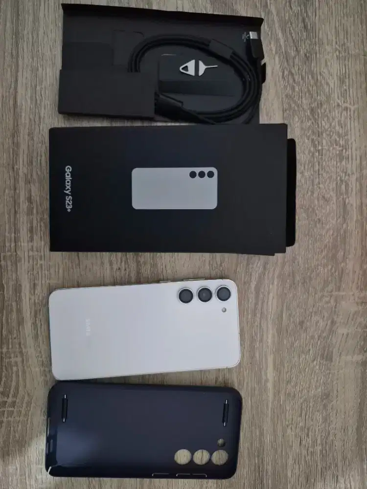 Samsung S23 plus 512