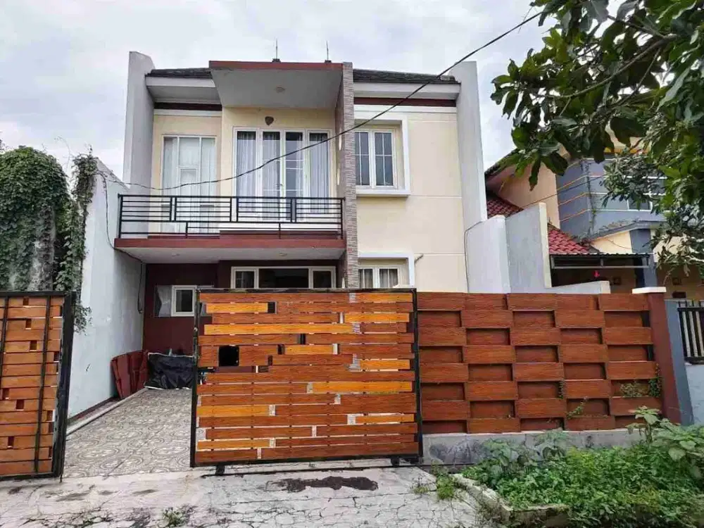 ‼️BUTUH LAKU CEPAT‼️ Rumah 2 Lantai Dekat UPN di Perum Gunung Anyar Emas Surabaya