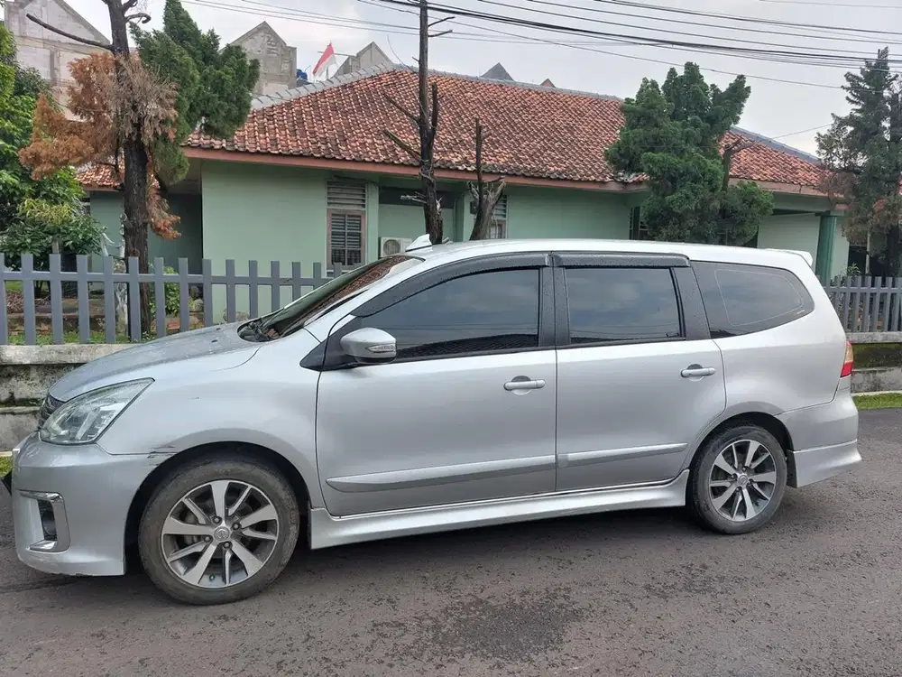 Nissan Grand livina 2015 Bensin