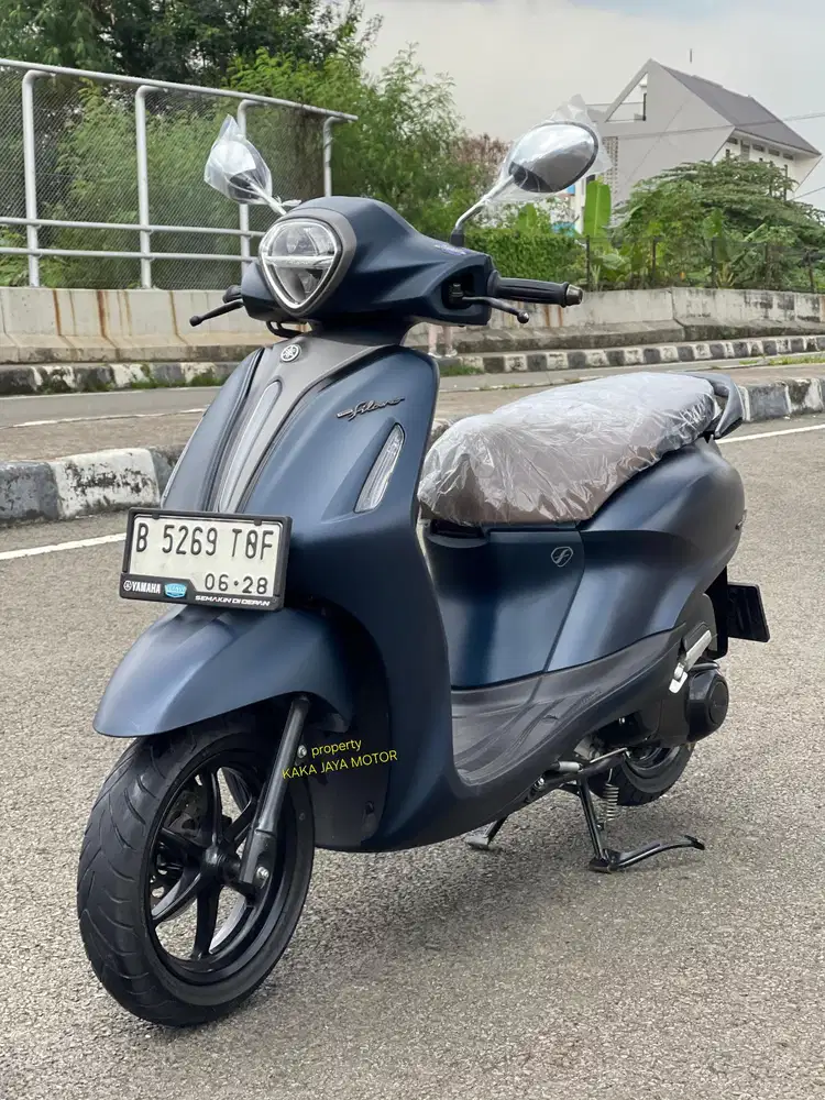 Free Helm GRAND FILANO LUX 2023 Cash Kredit