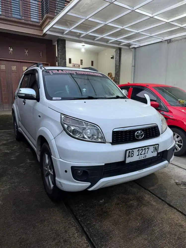 Rush trd sportivo 2013 warna putih
