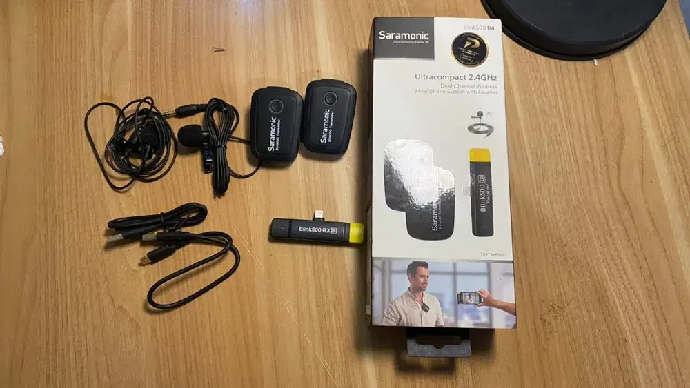 MIC WIRELESS SARAMONIC DUAL CHANEL LIKE NEW