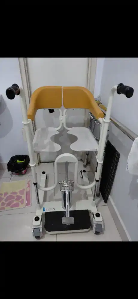 Kursi duduk untuk mandi