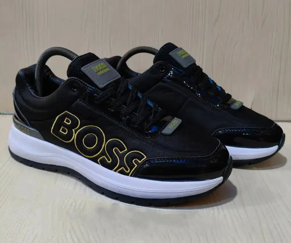 Sepatu pria casual Hugo boss