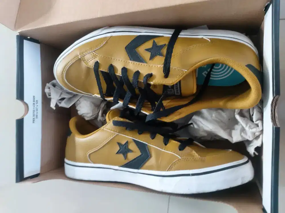 Sepatu Merk Converse