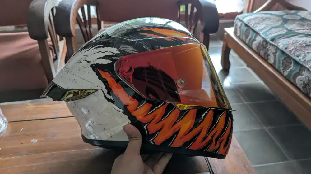 KYT TT Course AntiVenom (Size M)