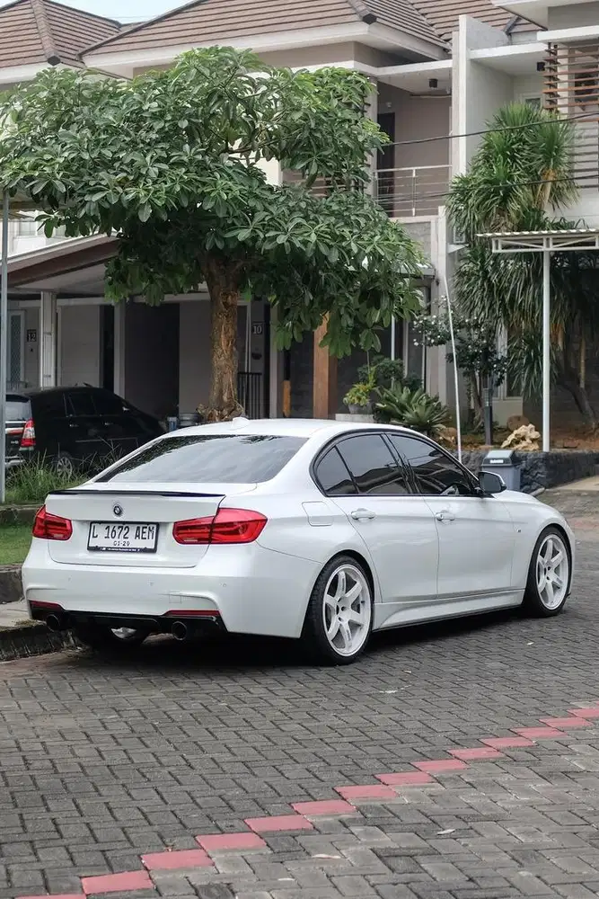 Bmw f30 328i low km
