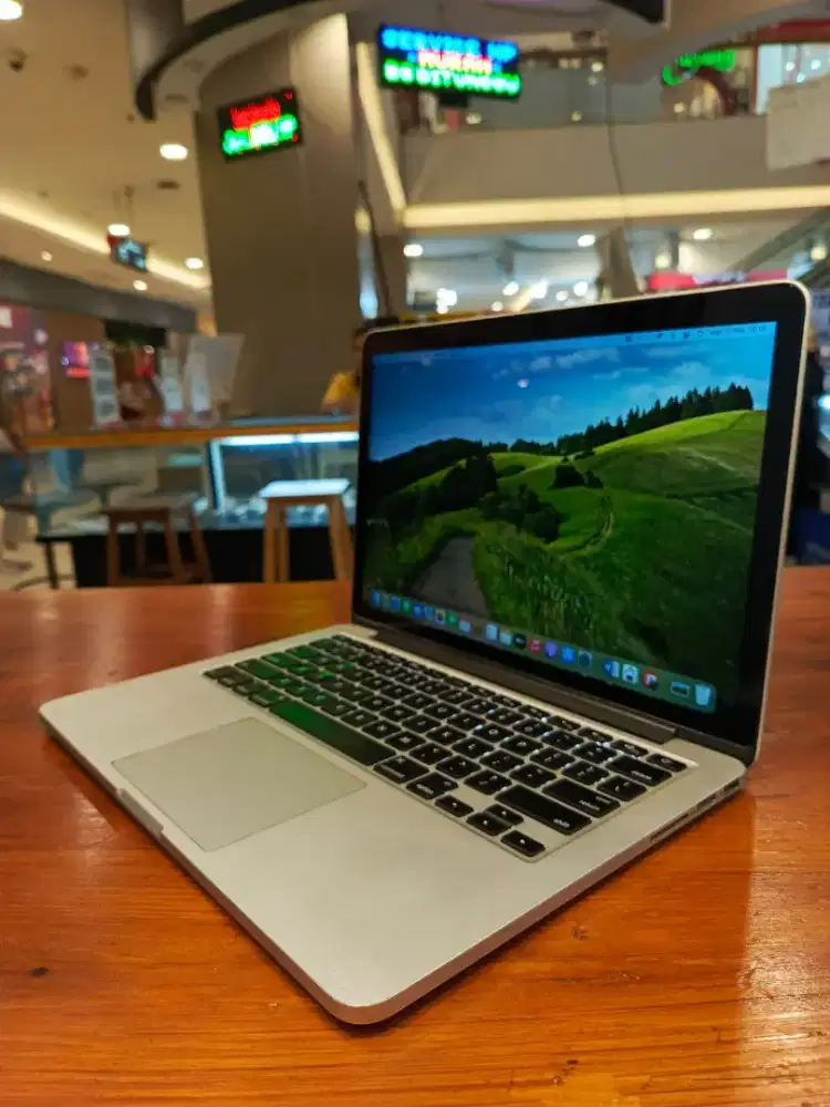 Macbook Pro Retina 13 inch , early 2015