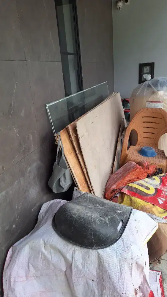 BAMBU, KAYU DAN TRIPLEK BEKAS DAK COR