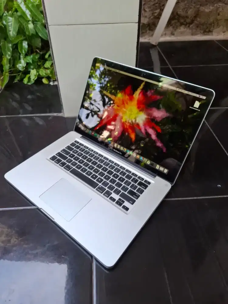 MacBook Pro 15-inch – Performa Andal untuk Kerja dan Multimedia