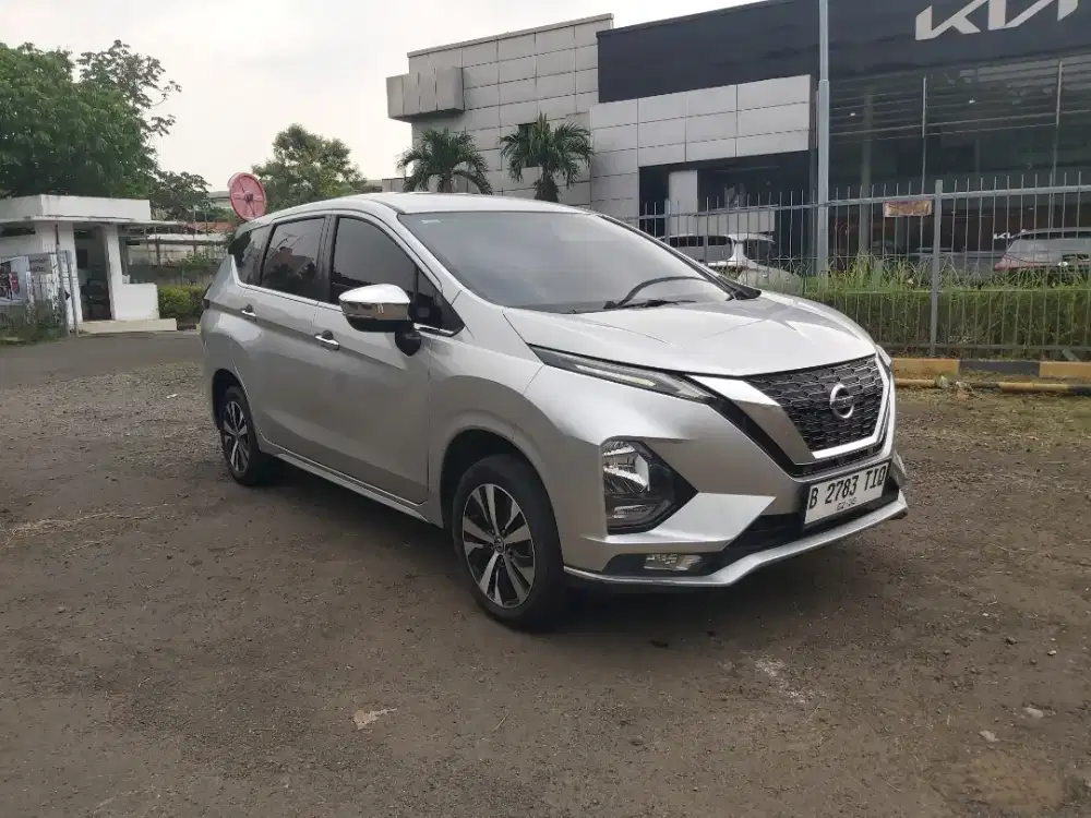 NISSAN LIVINA VL At Dp Murah