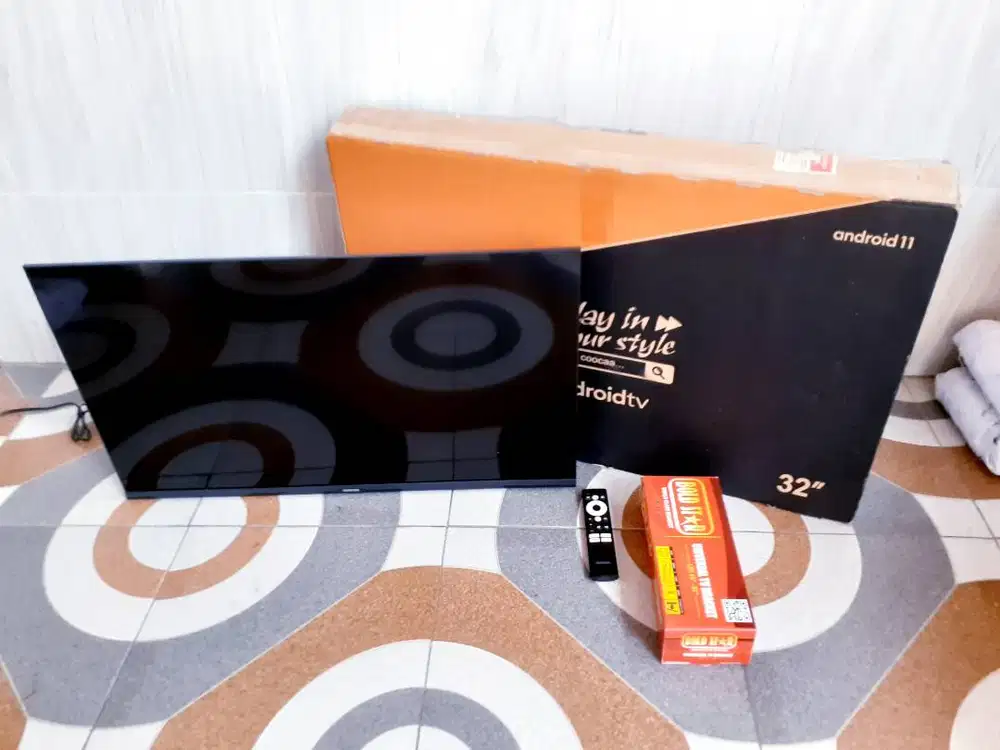 TV LED ANDROID COOCAA 32 IN DIGITAL YOUTUBE MULUS GARANSI