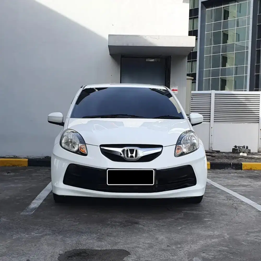 Brio 1.3 CBU matic tahun 2013 warna putih